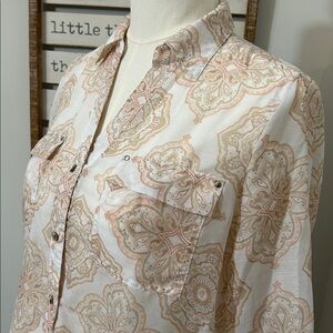 WHBM Medallion Print Sheer 1/2 Button Blouse Collared Light & Airy  Size 6